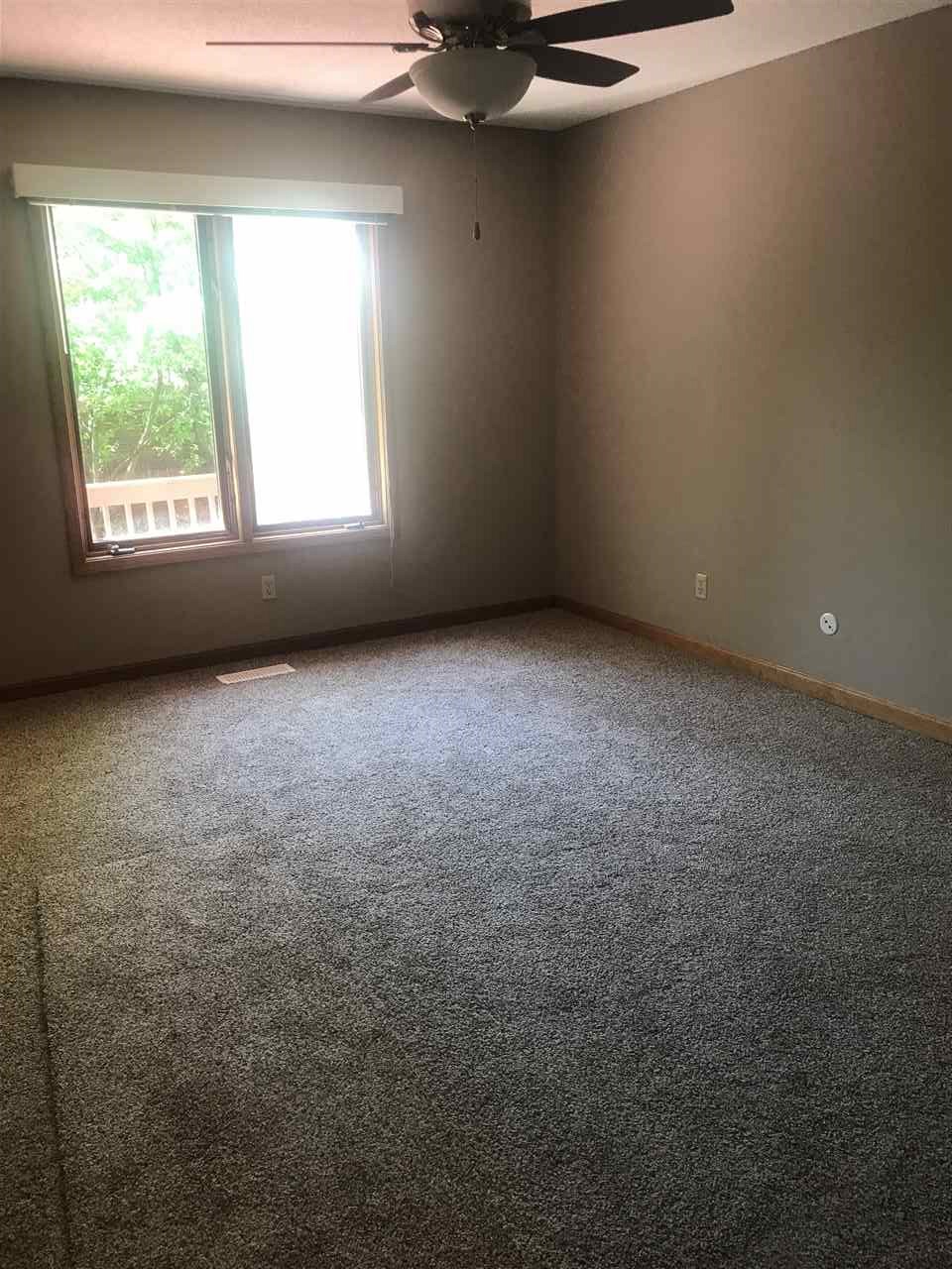 5411 E Esche Dr