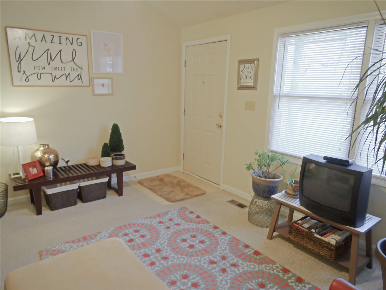 910 Varner Ave