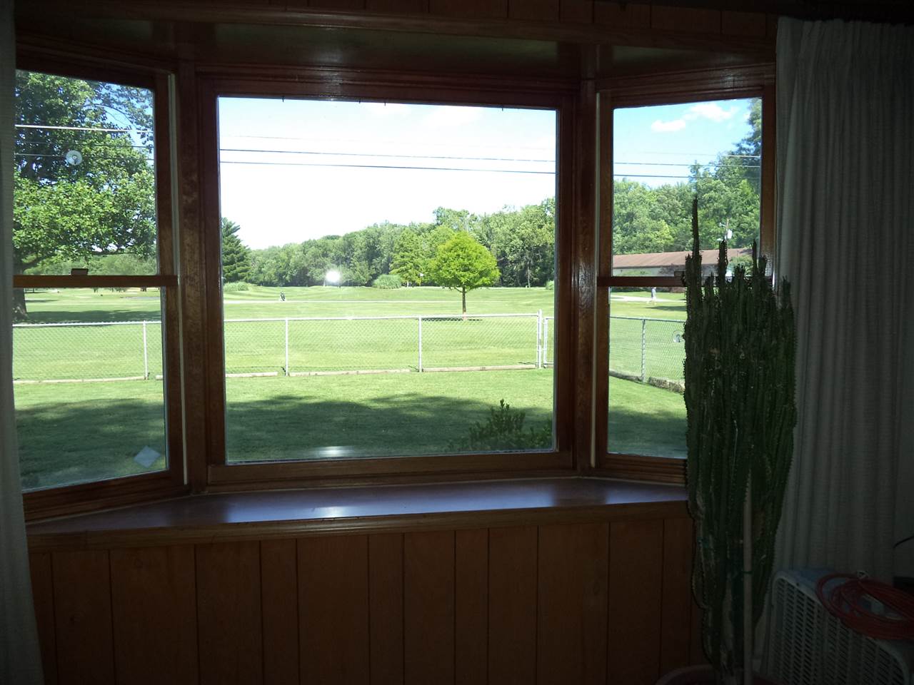 For Sale: 1101 N Villa Dr Evansville, IN 47711