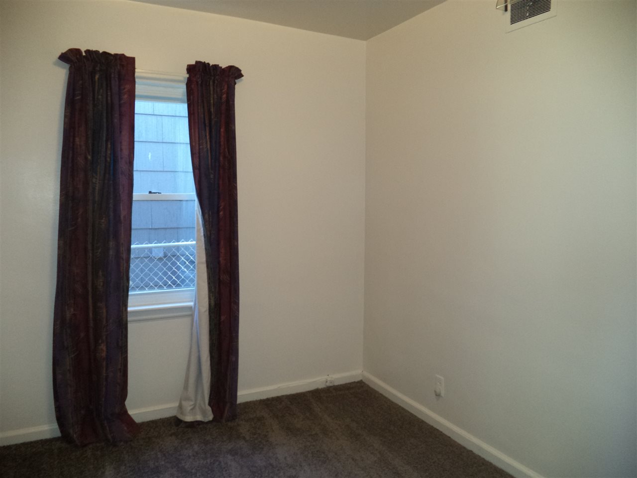 For Sale: 1101 N Villa Dr Evansville, IN 47711
