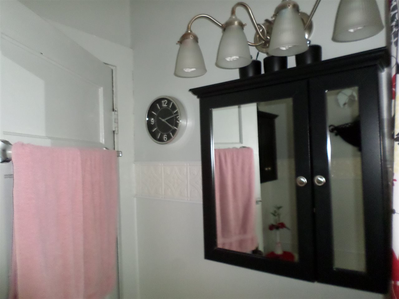 For Sale: 1303 N Garvin St Evansville, IN 47711