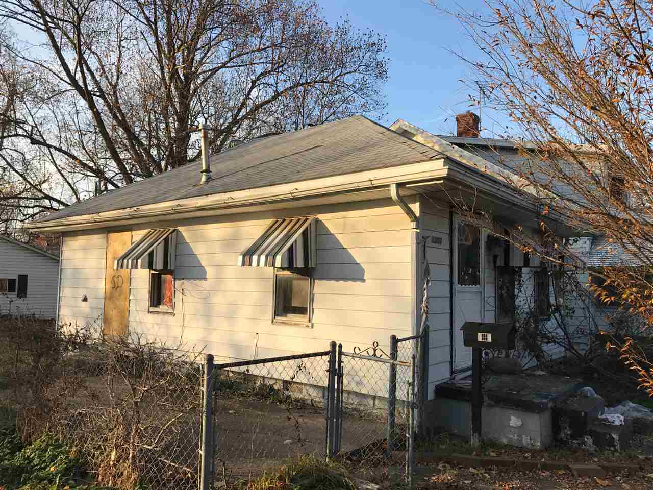 1307 Henning Ave