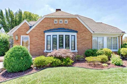 1604 Brookside Dr