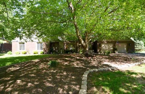 1604 Brookside Dr