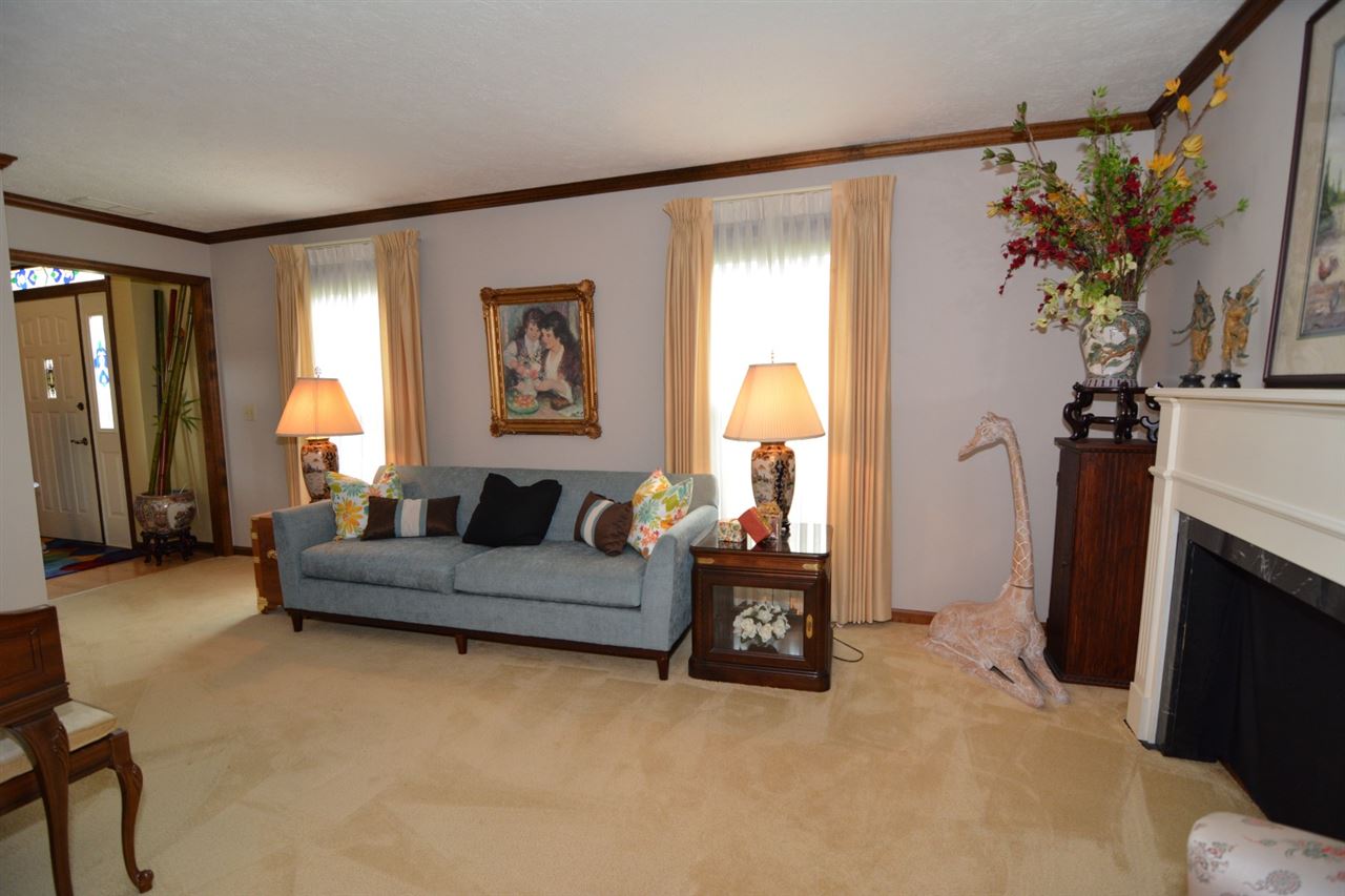815 Kirkwood Dr, Evansville IN 47715