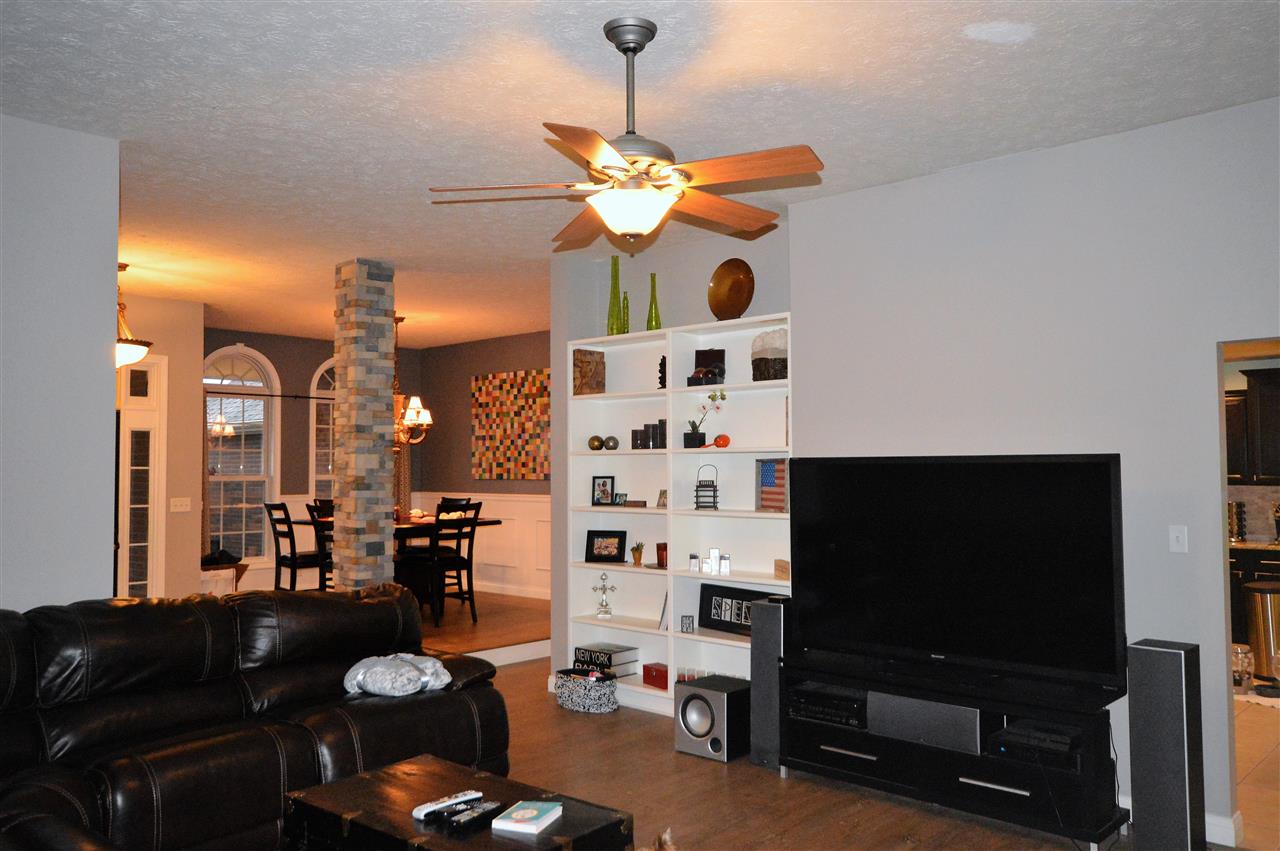 1015 Johannes Ct