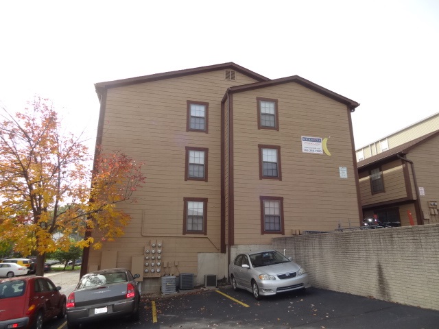 112 E Wood St #13