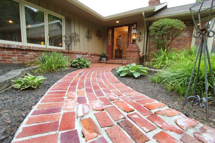 372 Augusta Ln