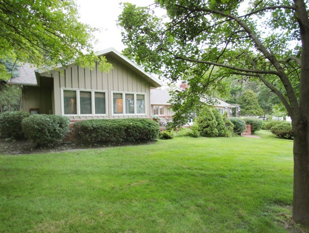 372 Augusta Ln