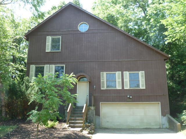 215 W 2nd St