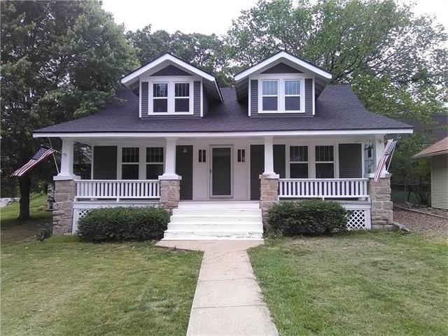 215 W 2nd St