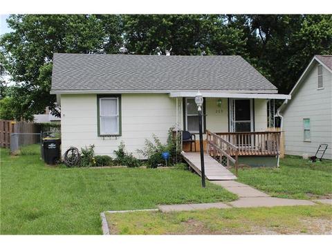 1401 Cherokee St
