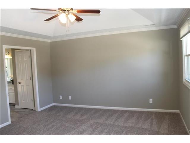 830 S Valley Dr