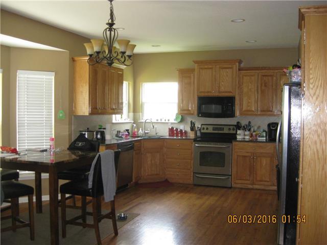 For Sale: 1019 Ironwood Ct Leavenworth, KS 66048