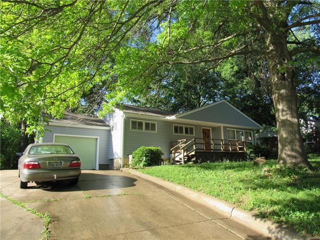 For Sale: 1322 Kiowa St Leavenworth, KS 66048
