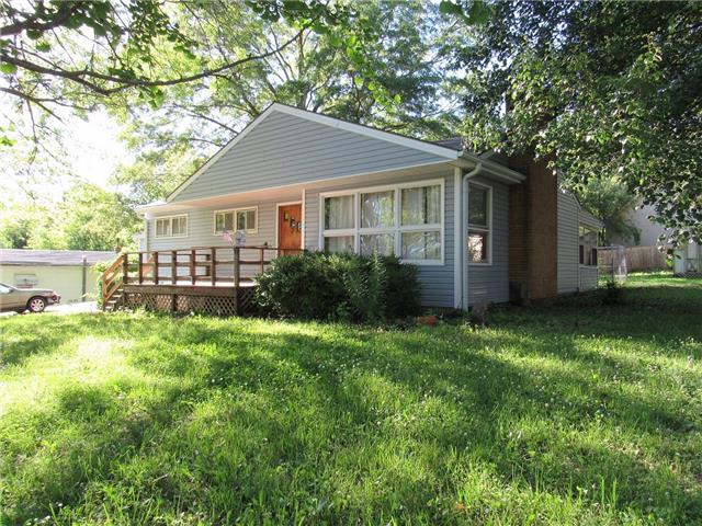 For Sale: 1322 Kiowa St Leavenworth, KS 66048