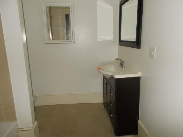 114 W Elm St