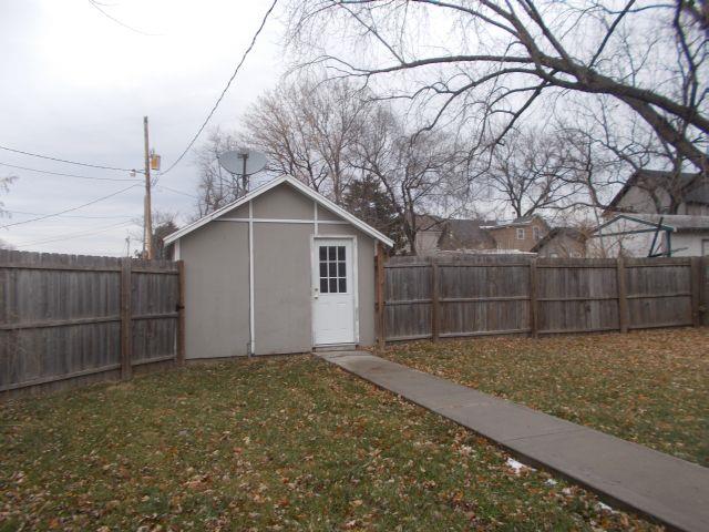 114 W Elm St