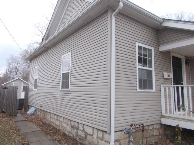 114 W Elm St