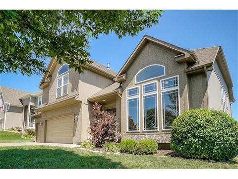 976 N Cedarcrest Dr
