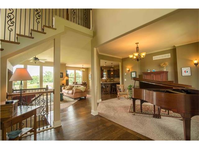 For Sale: 20879 W 114th Pl Olathe, KS 66061