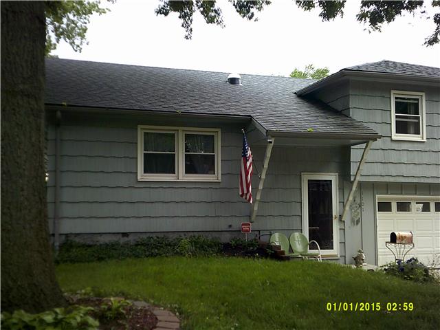 For Sale: 1101 E Willow Dr Olathe, KS 66061