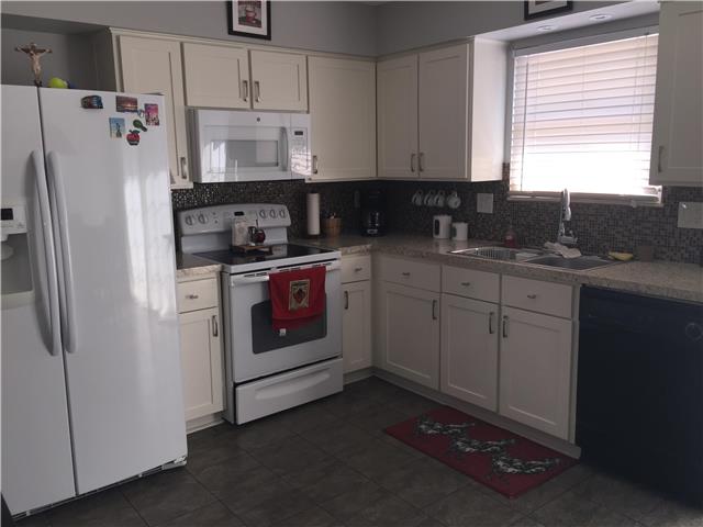 For Sale: 13009 S Sycamore St Olathe, KS 66062