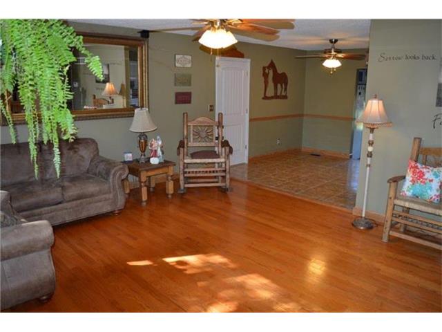 10041 Valley View Dr