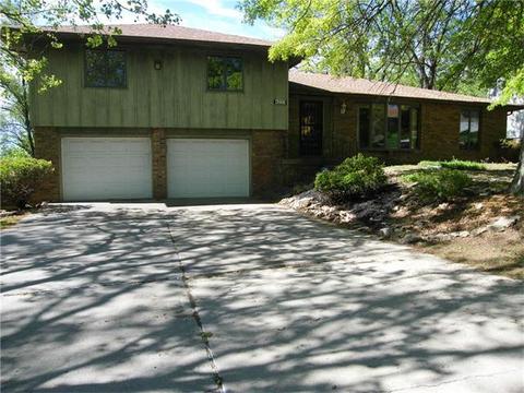 338 N 7th St
