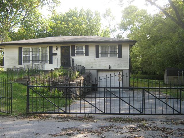 3165 Longwood Ave