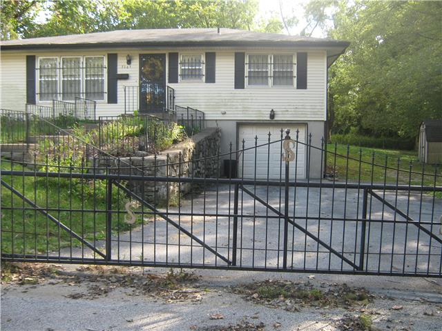 3165 Longwood Ave