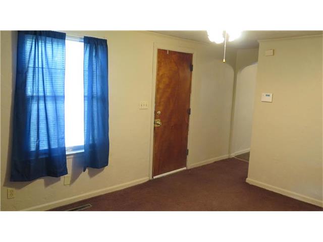 3232 Webster Ave