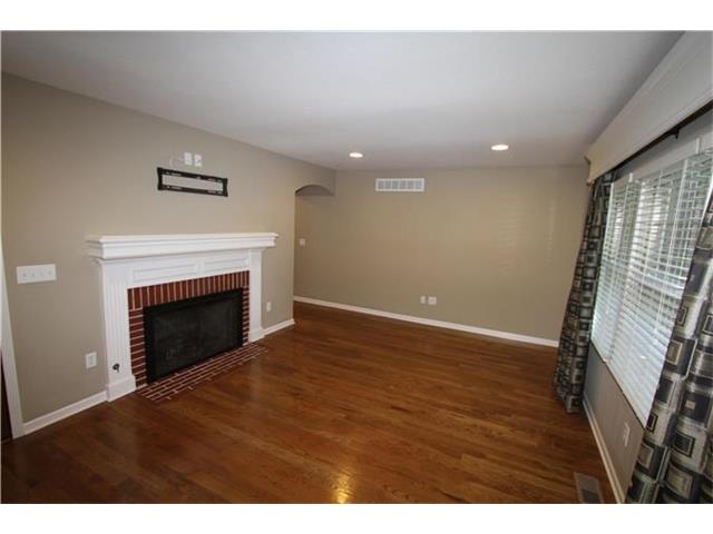 8617 W 64th Ter