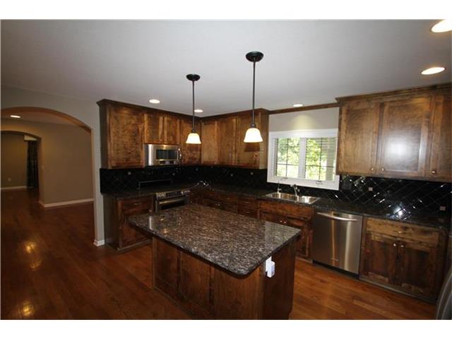 8617 W 64th Ter