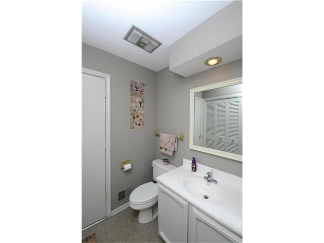 6536 W 49th St, Mission KS 66202