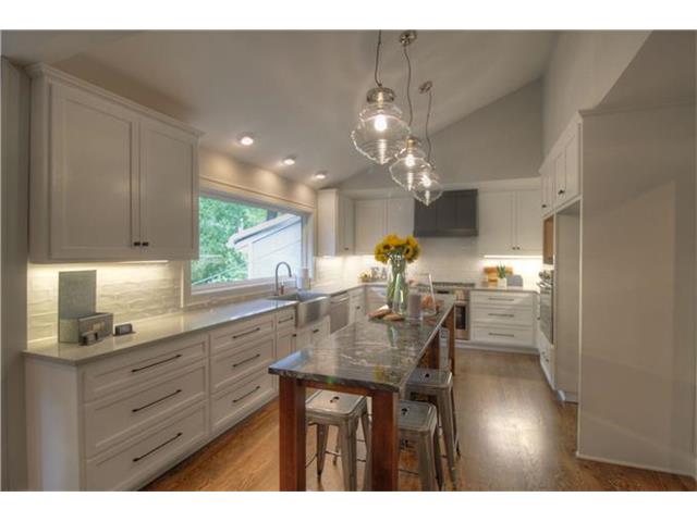 For Sale: 9714 Sagamore Rd Leawood, KS 66206