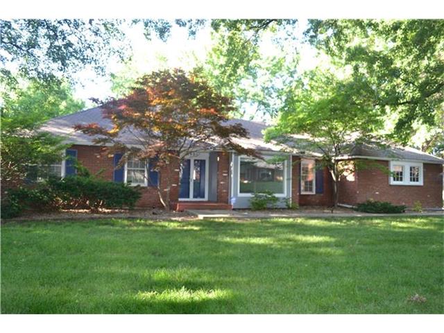 For Sale: 2601 W 105th St Leawood, KS 66206