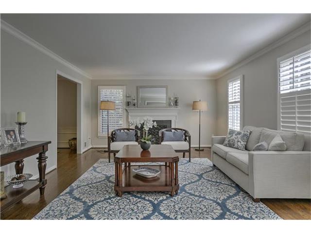 For Sale: 5820 High Dr Prairie Village, KS 66208