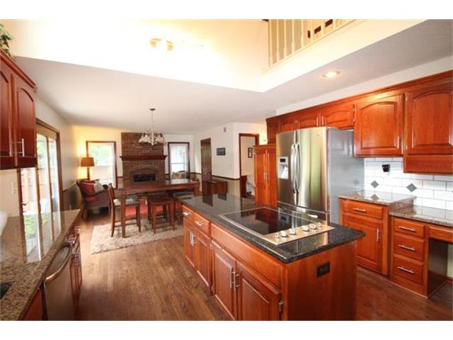 For Sale: 11004 W 126th St Overland Park, KS 66213