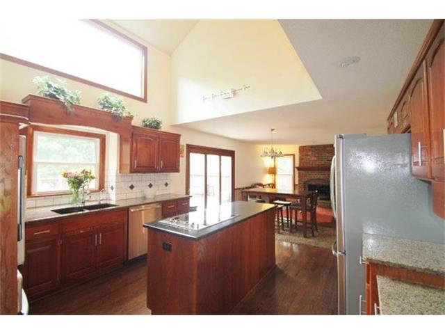 For Sale: 11004 W 126th St Overland Park, KS 66213