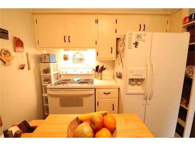 For Sale: 4847 Quivira Dr Ln Shawnee, KS 66216