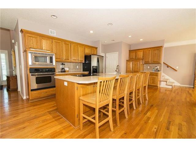For Sale: 5407 Theden St Shawnee, KS 66218