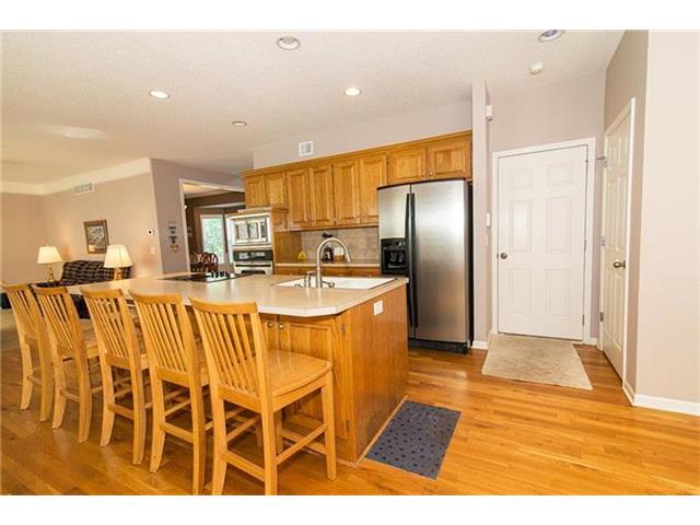 For Sale: 5407 Theden St Shawnee, KS 66218