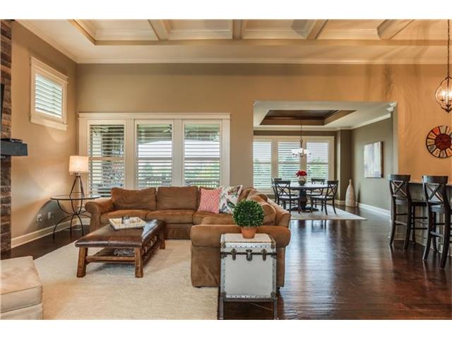 For Sale: 10715 W 158th Ter Overland Park, KS 66221