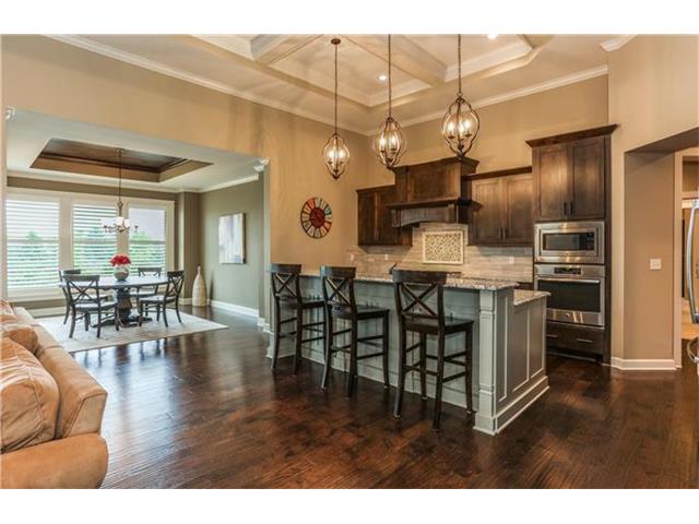 For Sale: 10715 W 158th Ter Overland Park, KS 66221