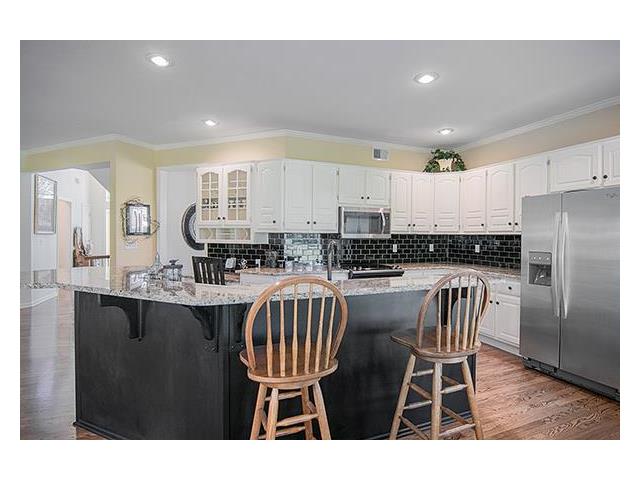 5908 Edgewater Dr
