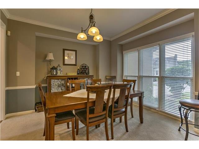 For Sale: 5323 Roundtree St Shawnee, KS 66226