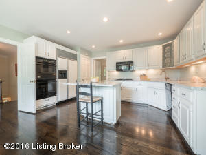 For Sale: 518 Altagate Rd Louisville, KY 40206