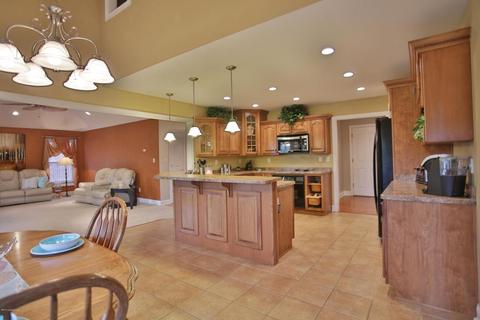 7900 Emma Ct