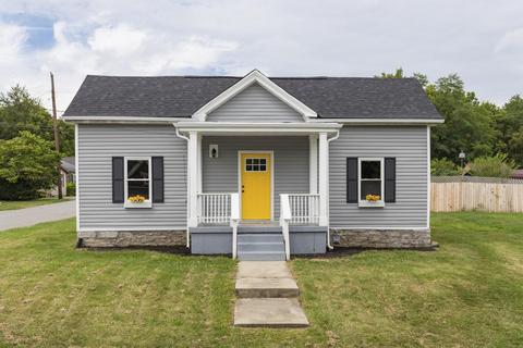 215 E Showalter Dr